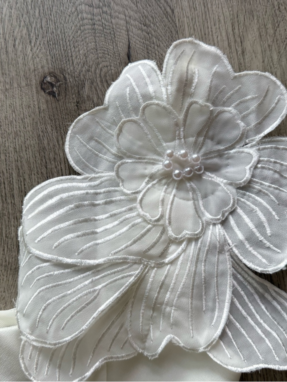 elliatt janelle white 3d oversized floral flower long sash mini dress size small - Picture 12 of 13